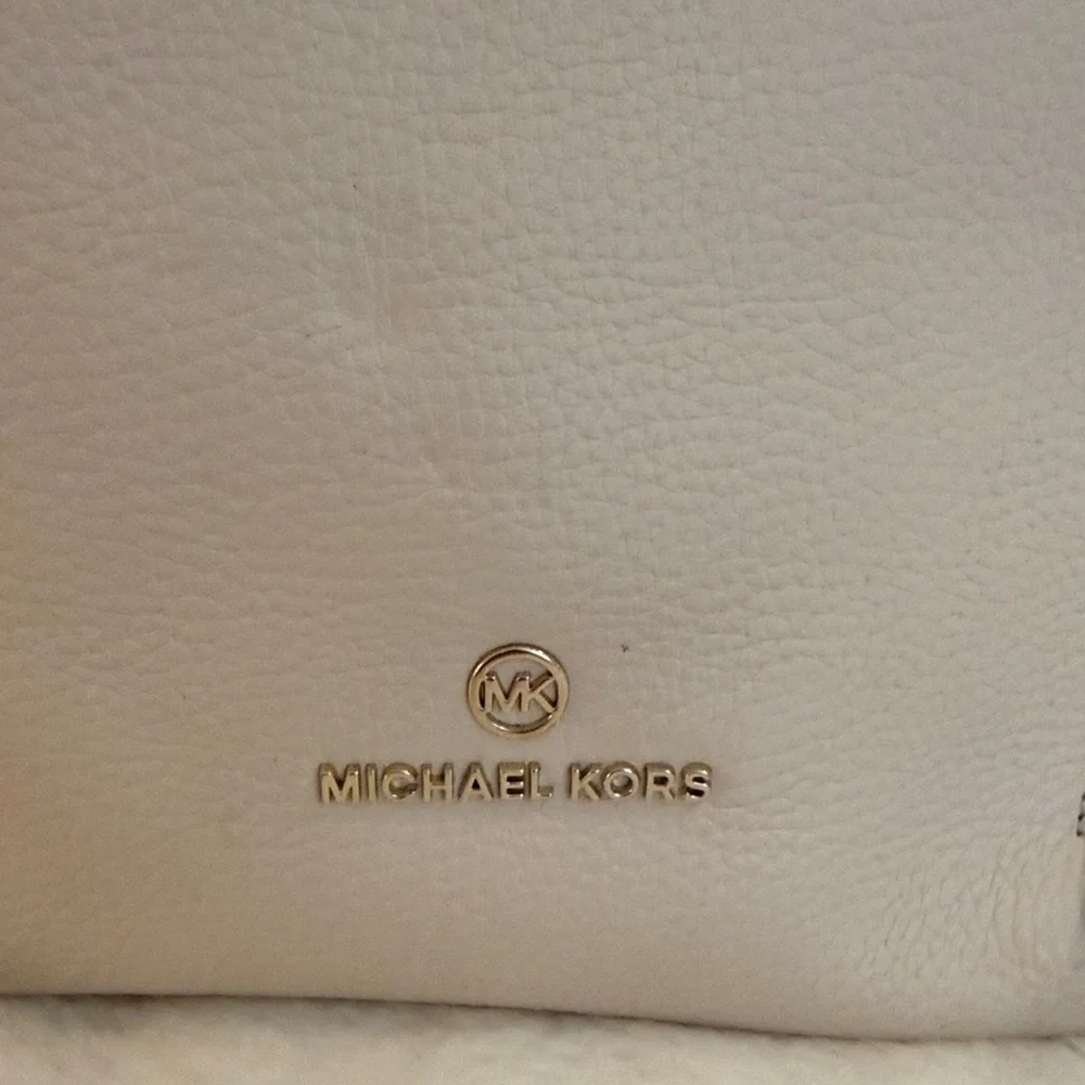Michael Kors Brooklyn Cream Hobo Bag with Gold Accents w/Flaw*